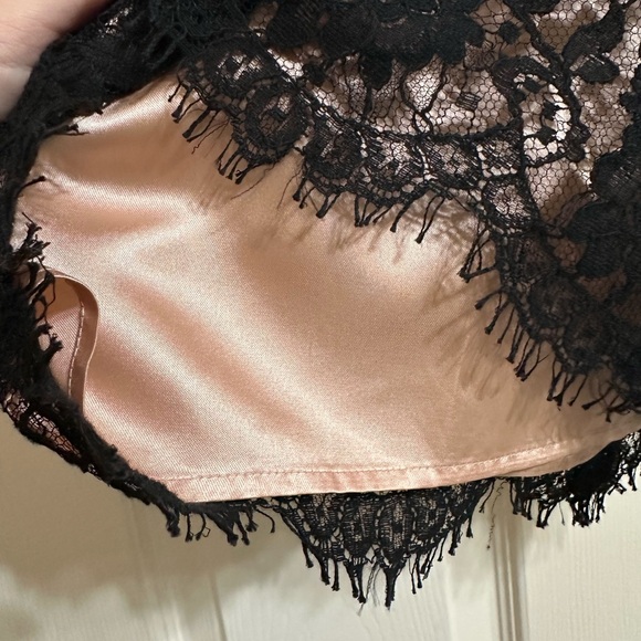 Banana Republic Black Lace Pencil Skirt 🖤 - Picture 7 of 13